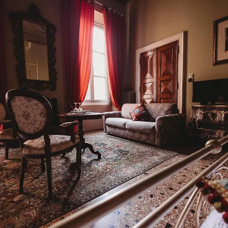 Salotto Delle Arti מודנה