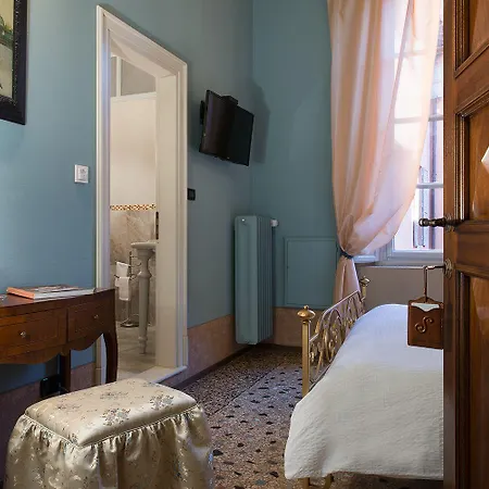 Salotto Delle Arti בית הארחה 4*