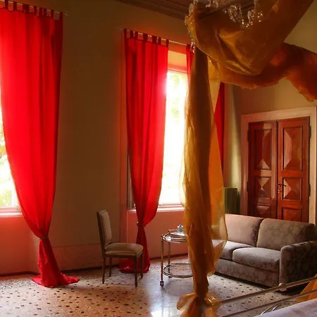 Salotto Delle Arti בית הארחה 4*