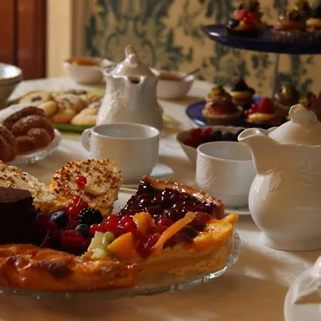 Salotto Delle Arti בית הארחה 4*